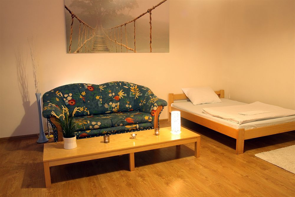 Frolic Goats Hostel 波兹南 外观 照片
