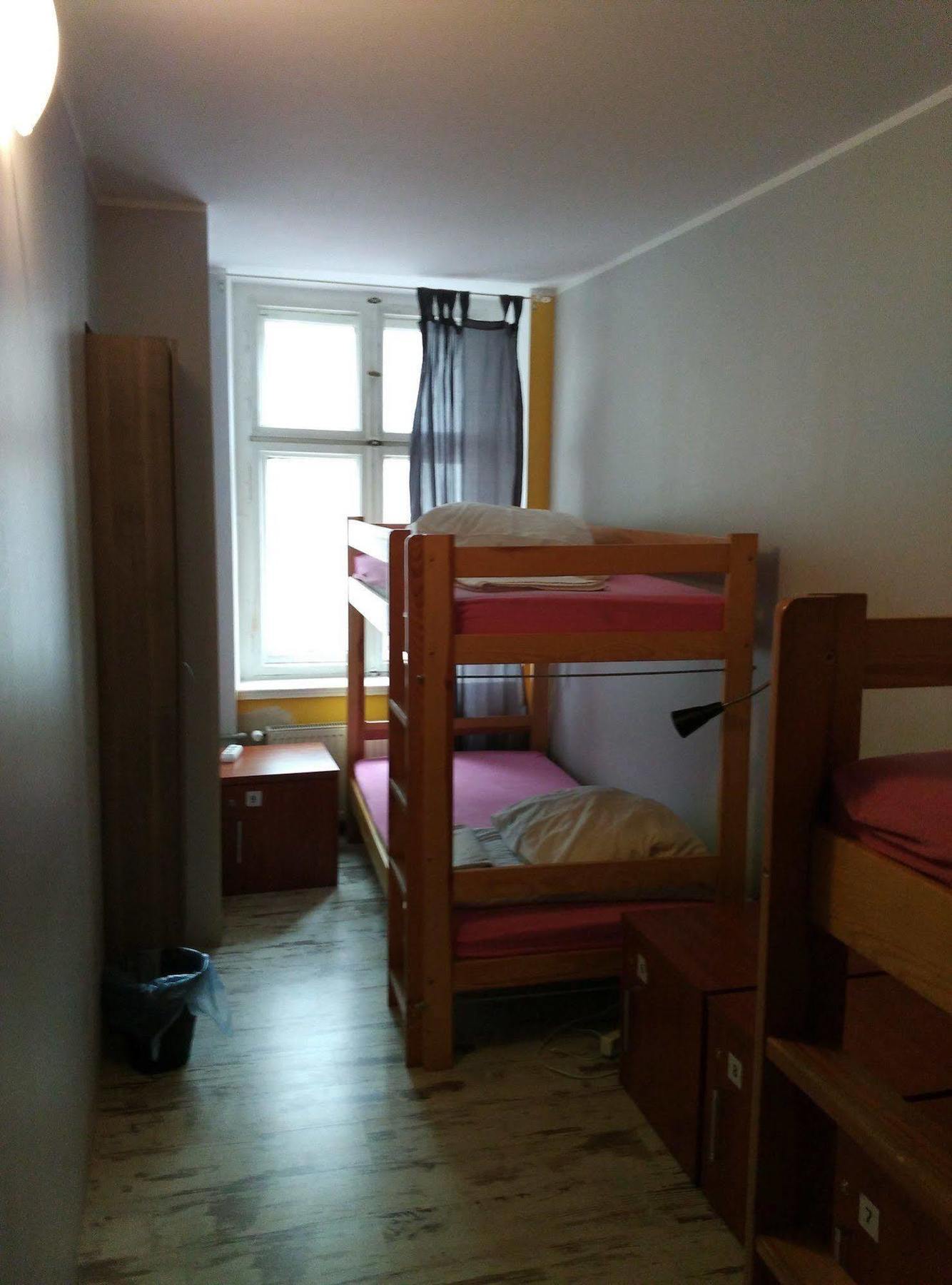 Frolic Goats Hostel 波兹南 外观 照片