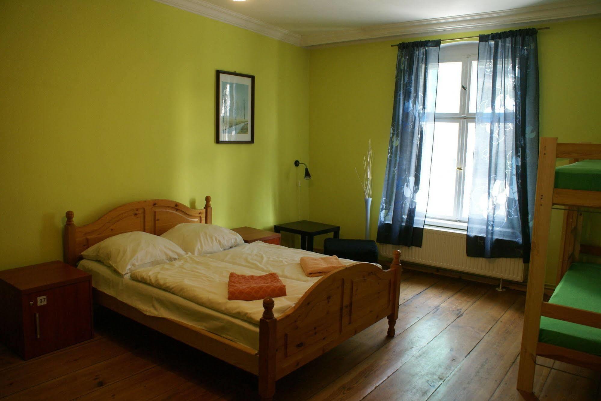 Frolic Goats Hostel 波兹南 外观 照片