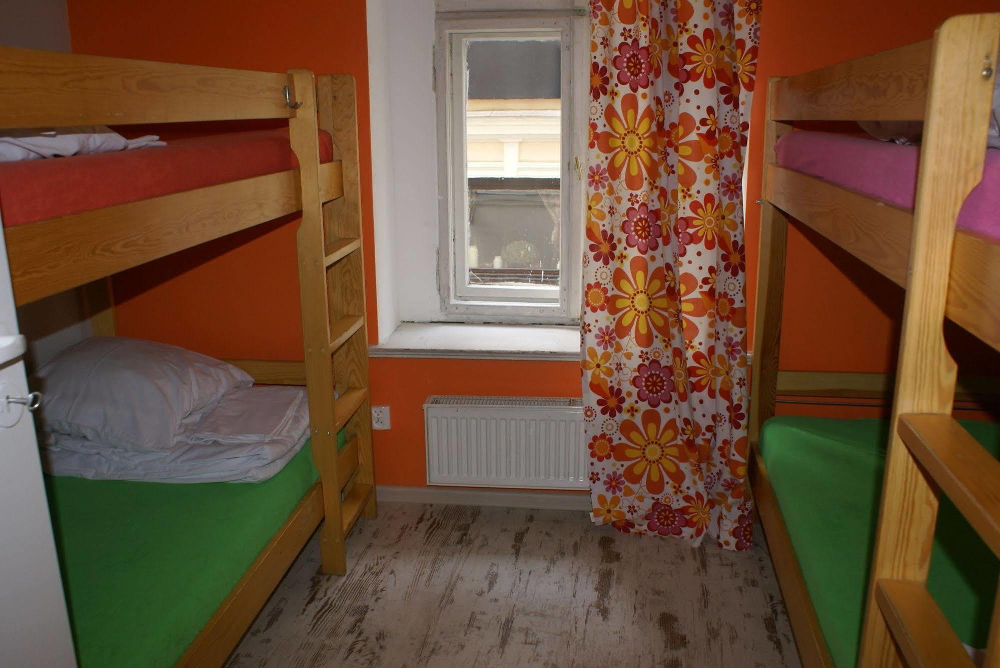 Frolic Goats Hostel 波兹南 外观 照片