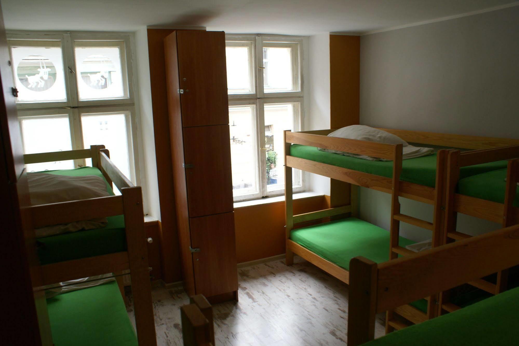 Frolic Goats Hostel 波兹南 外观 照片